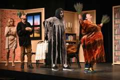 Ein  Geist kommt selten allein