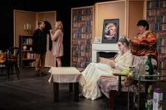 Ein  Geist kommt selten allein